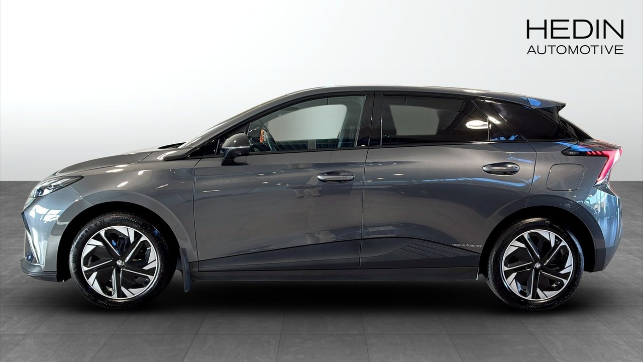 MG MG4 Electric Luxury 2023, photo 6/10