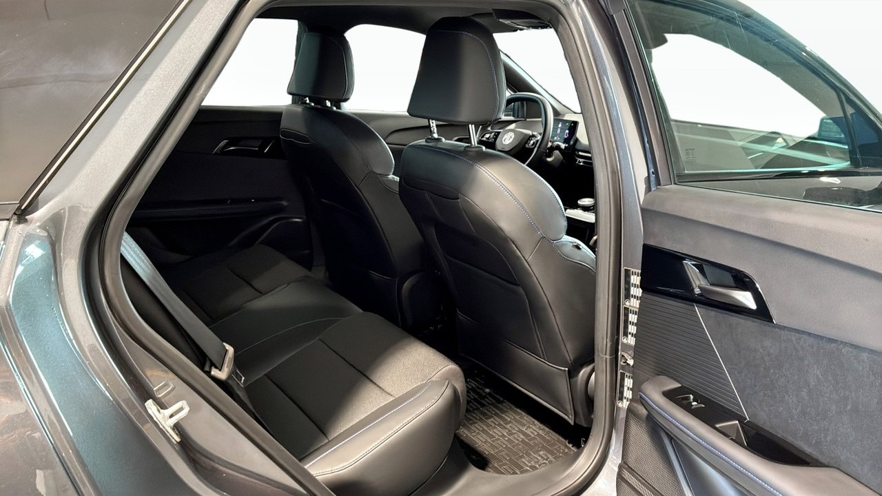 MG MG4 Electric Luxury 2023, photo 5/10