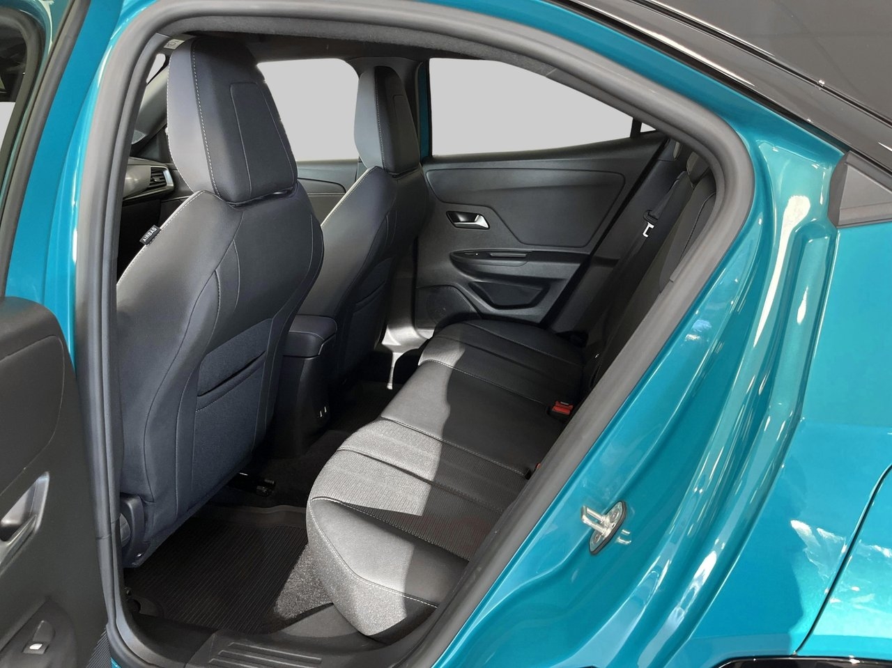 Opel Mokka 1.2 Turbo 2025, kuva 9/10