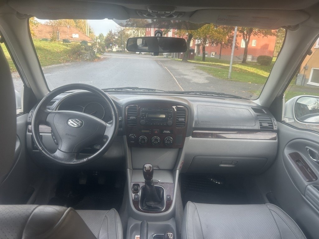Suzuki Grand Vitara 2.7 V6 Limited 2005, photo 3/6