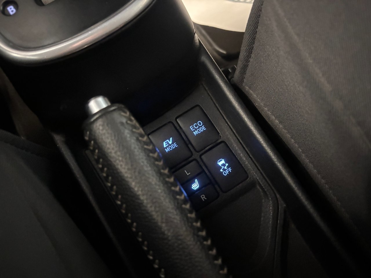 Toyota Yaris 1.5 Hybrid Active 2018, photo 6/10