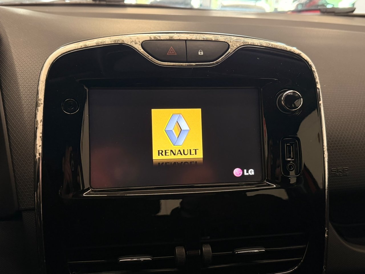 Renault Clio TCe 90 2015, kuva 6/10
