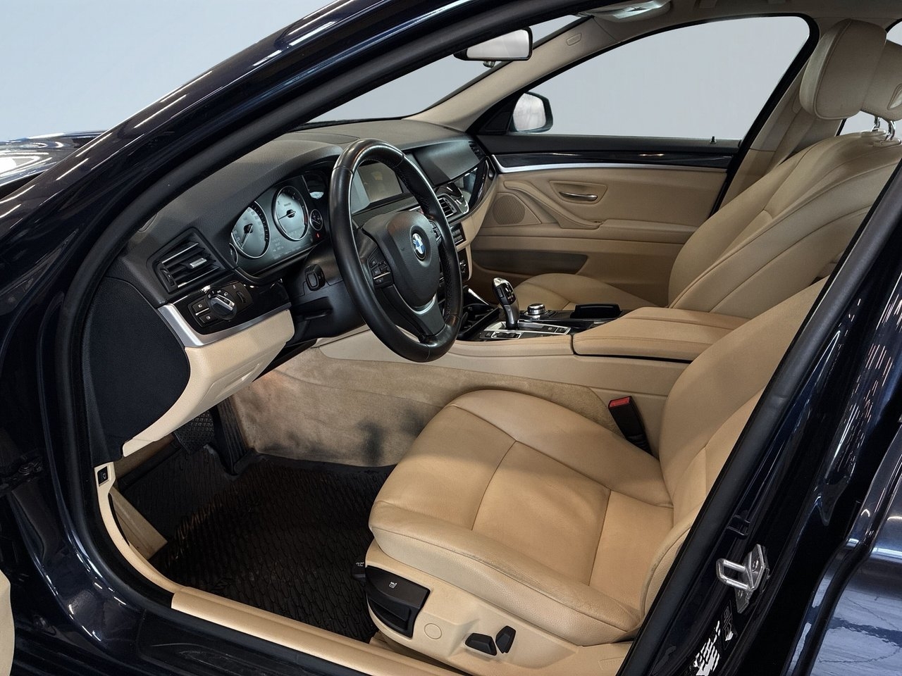 BMW 525d 2013, bild 7/10