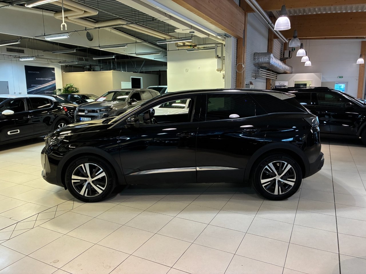 Peugeot 3008 1.2 PureTech 130 Allure 2022, bild 2/10