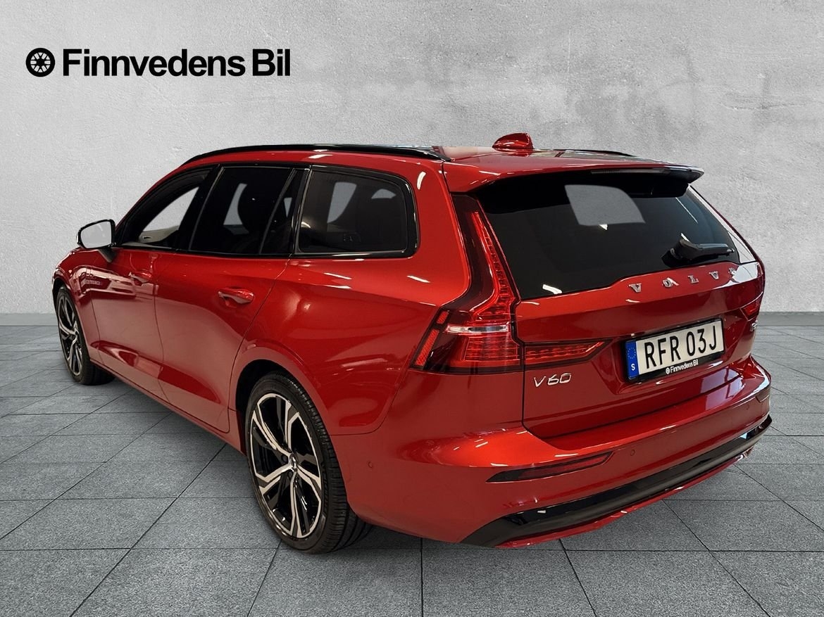 Volvo V60 T6 Plus Dark 2025, bild 3/10