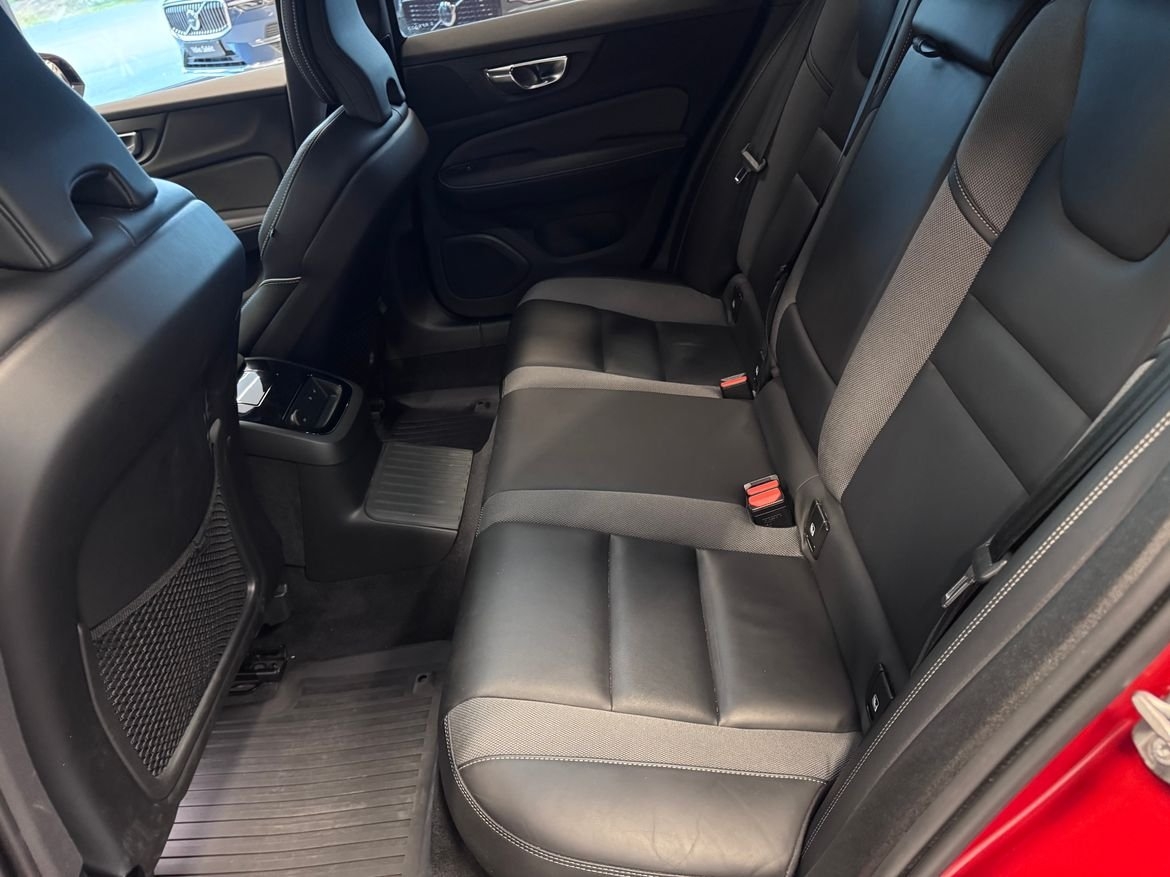 Volvo V60 T6 Plus Dark 2025, bild 7/10