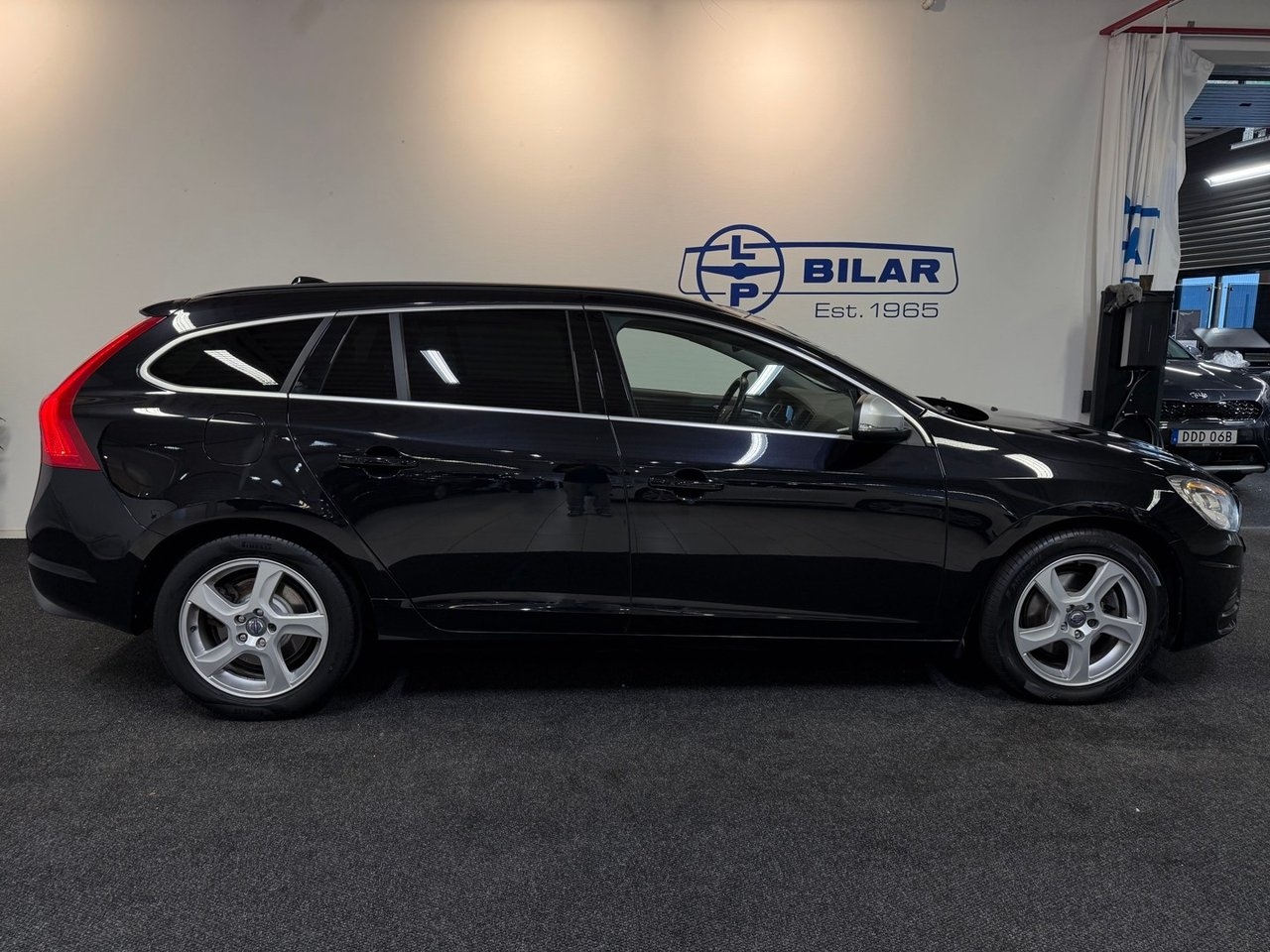 Volvo V60 R Design Business Edition Pro 2013, bild 2/10