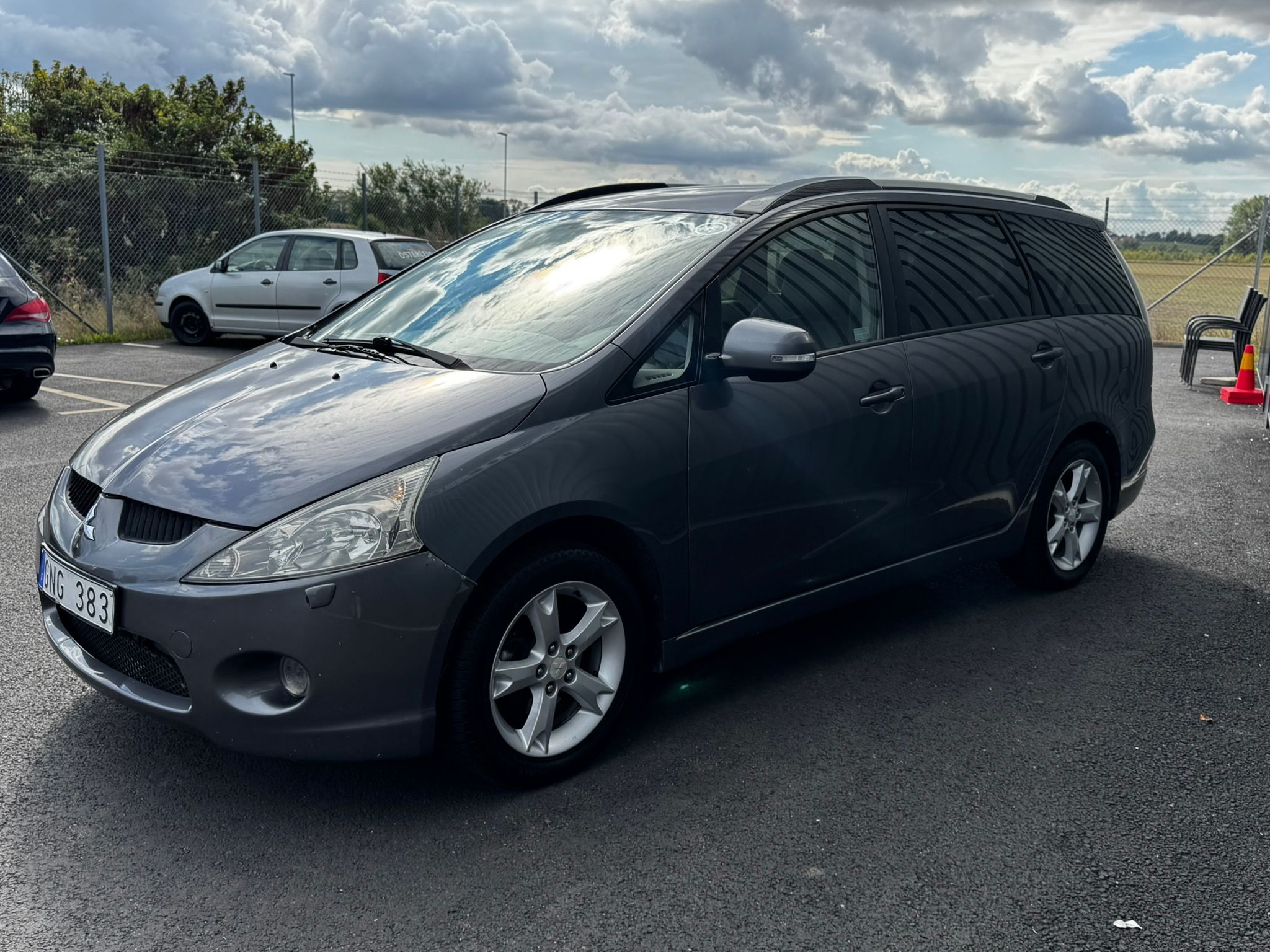 Mitsubishi Grandis 2.4 2010, bild 2/8