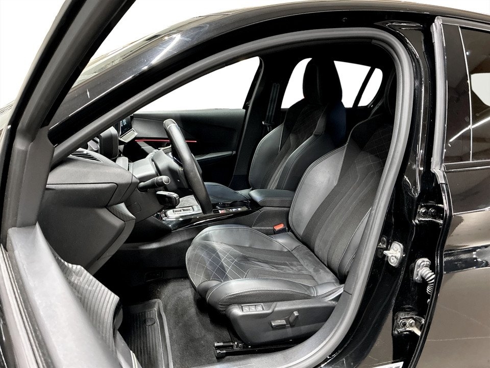 Peugeot e-208 136 GT Pack 2023, kuva 4/10