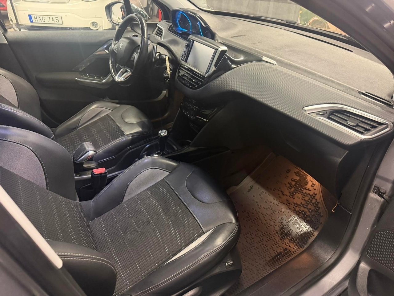 Peugeot 2008 2016, photo 6/10