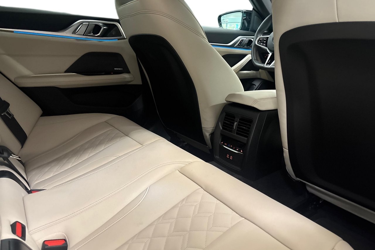 BMW i4 M60 2026, photo 7/10