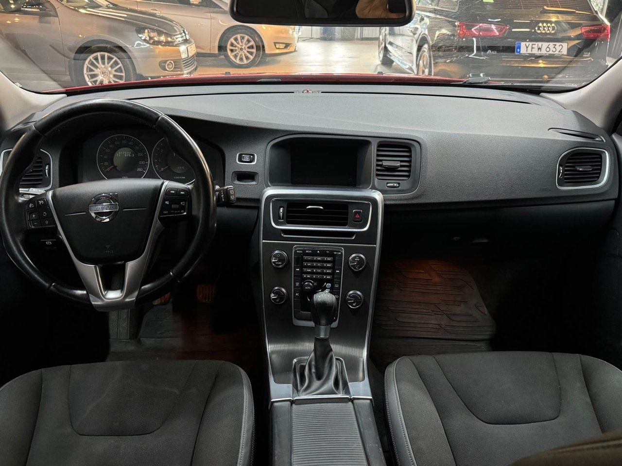 Volvo V60 T3 Momentum 2012, bild 6/10