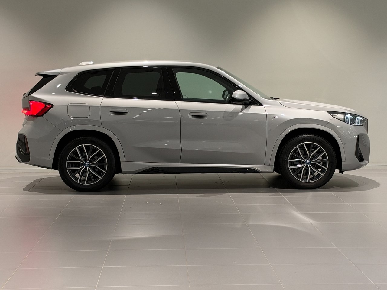 BMW iX1 M Sport 2024, bild 3/10
