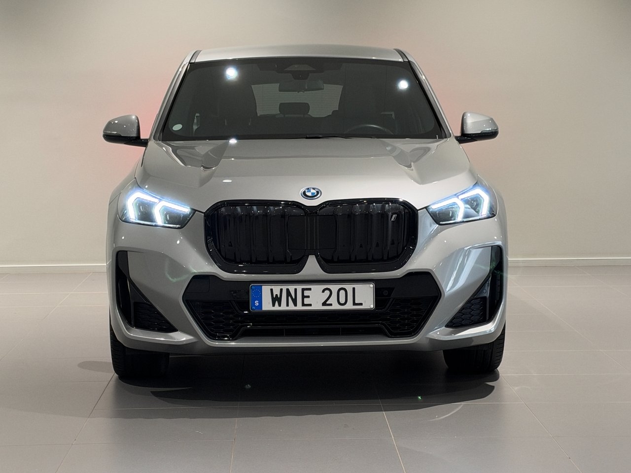BMW iX1 M Sport 2024, bild 2/10