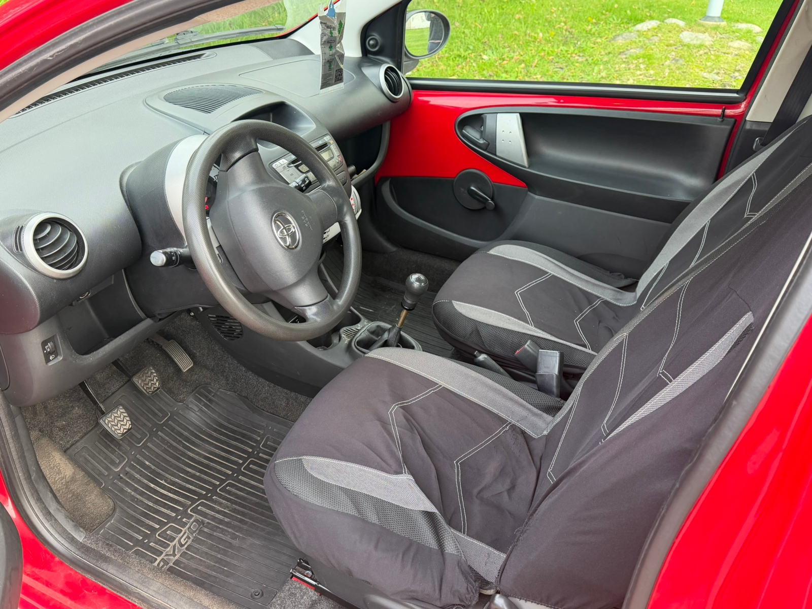 Toyota Aygo 1.0 2012, photo 5/5