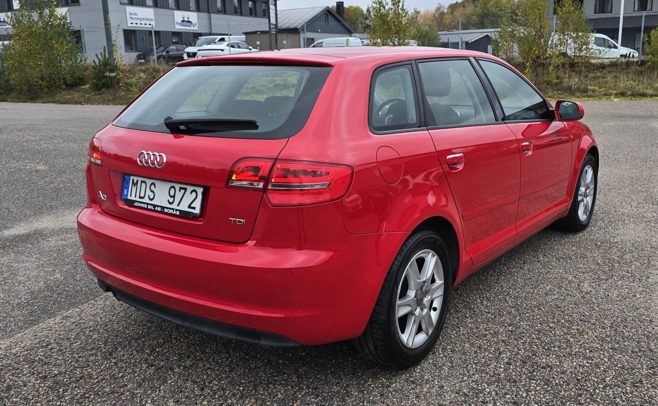 Audi A3 1.6 TDI 2012, bild 2/10