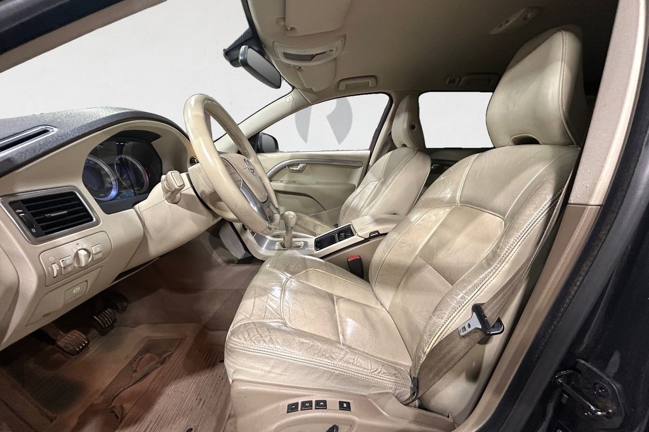 Volvo V70 2.5FT 2010, photo 3/10