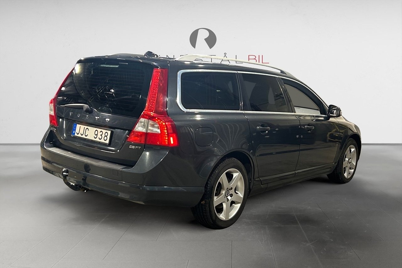 Volvo V70 2.5FT 2010, photo 7/10