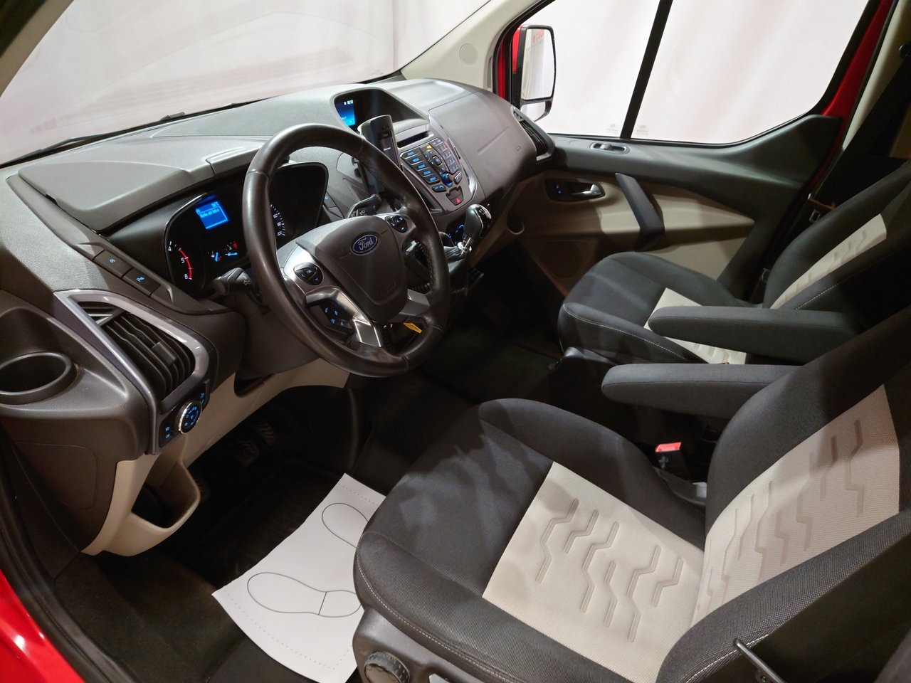Ford Tourneo Custom 2018, bild 7/10