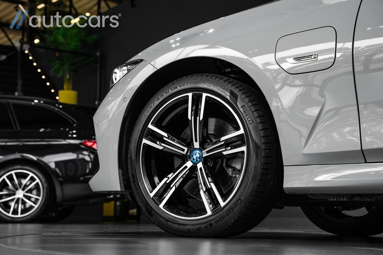 BMW 330e M Sport 2023, kuva 10/10