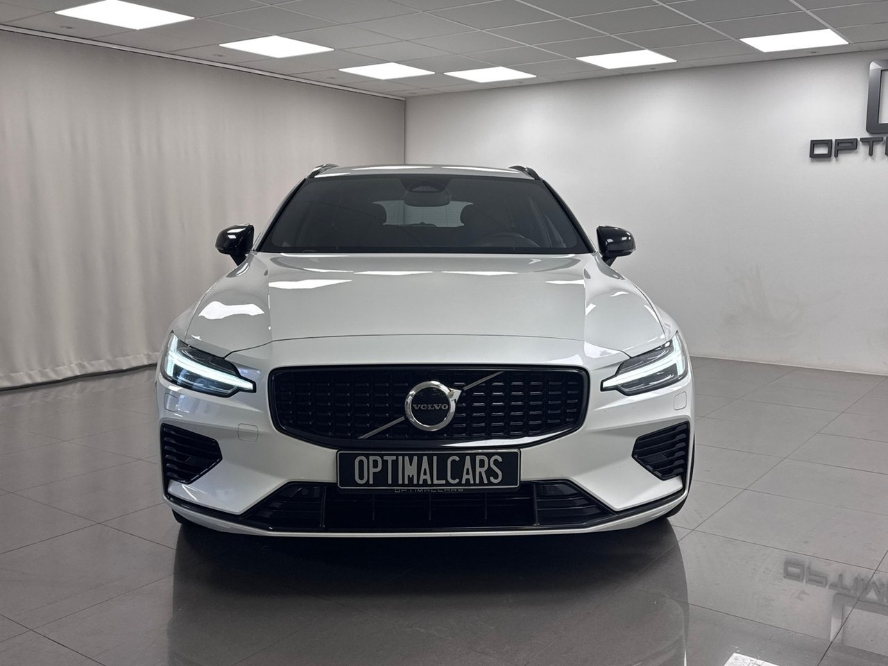 Volvo V60 T6 R Design Plus Dark Edition 2023, bild 3/10