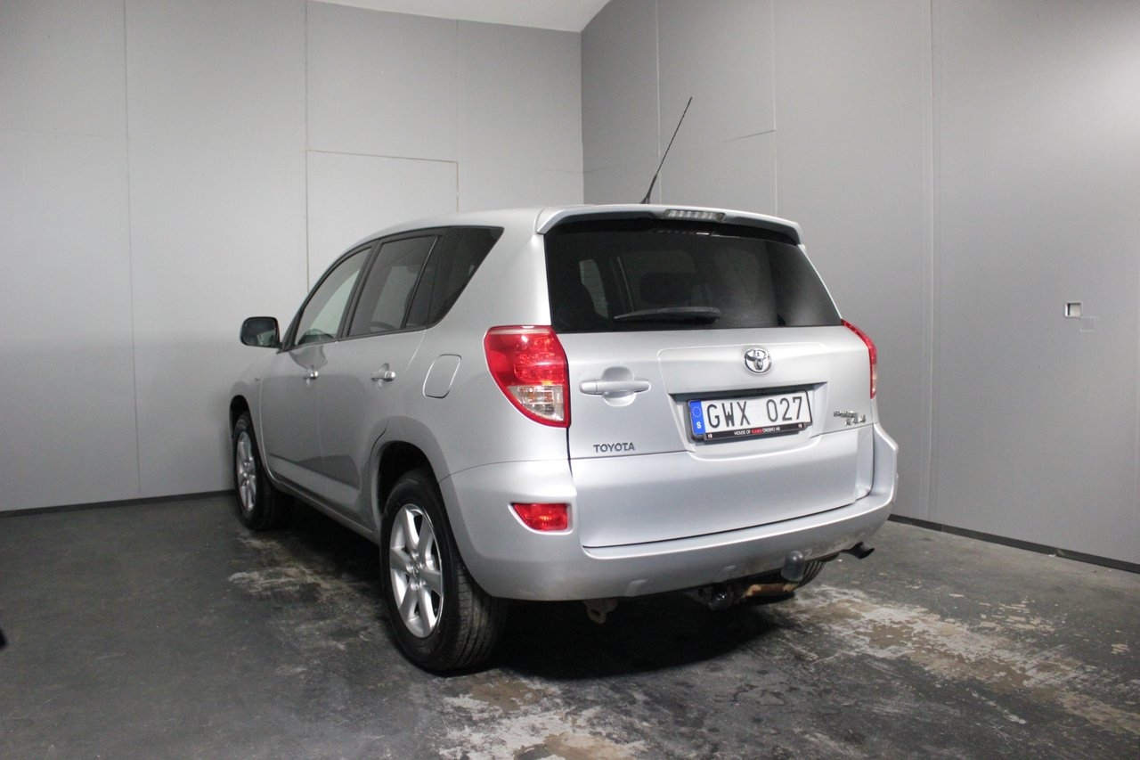 Toyota RAV4 2.0 2008, photo 3/10