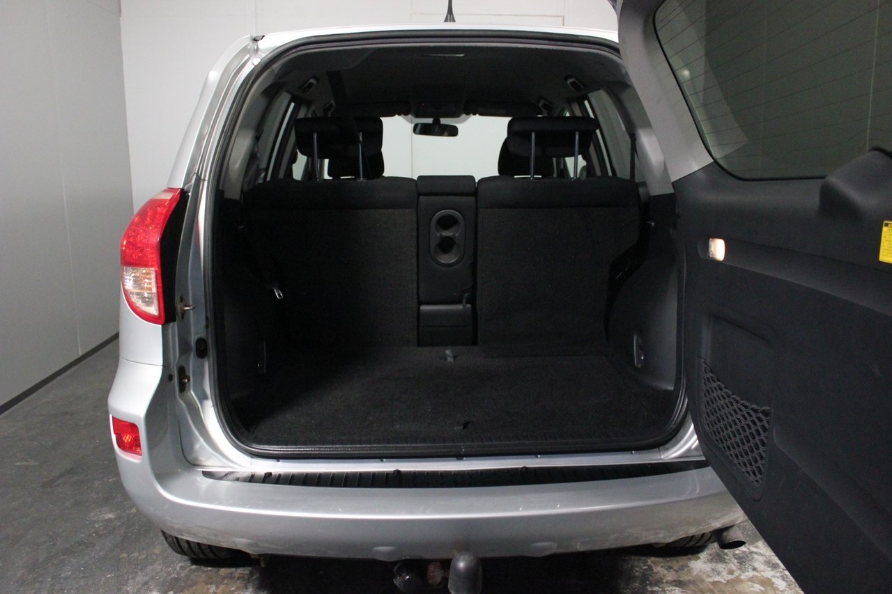 Toyota RAV4 2.0 2008, photo 7/10