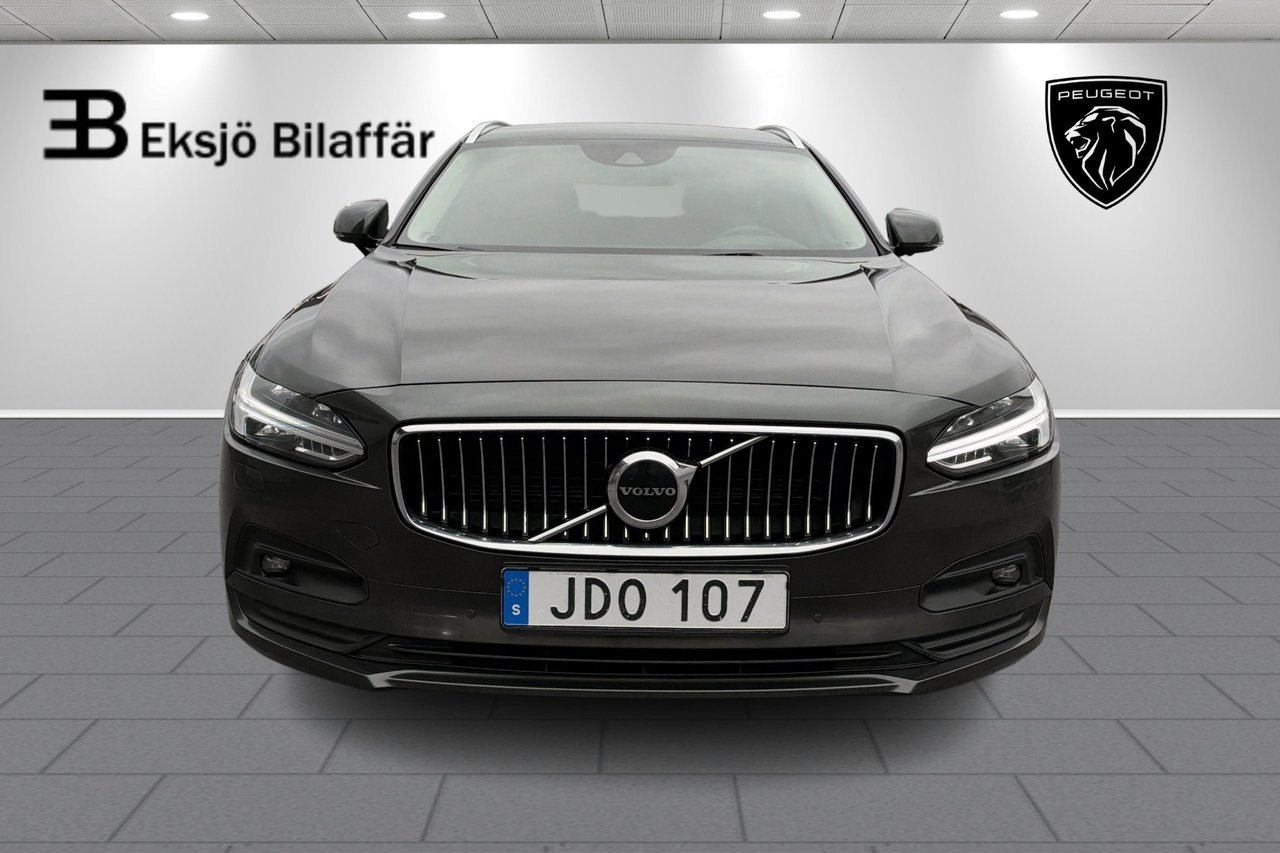 Volvo V90 D4 Momentum Advanced Edition 2021, bild 2/10