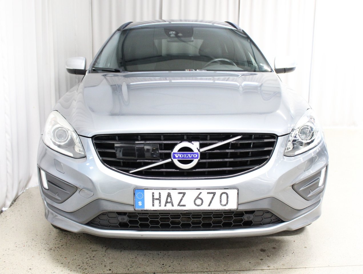 Volvo XC60 D4 R Design 2017, bild 4/10