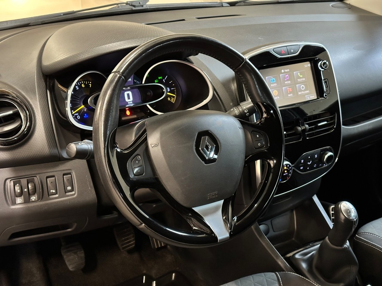 Renault Clio TCe 90 2015, kuva 6/10