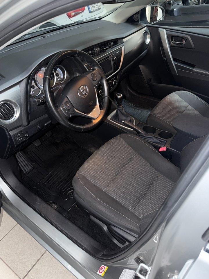 Toyota Auris 1.6 2013, bild 5/6