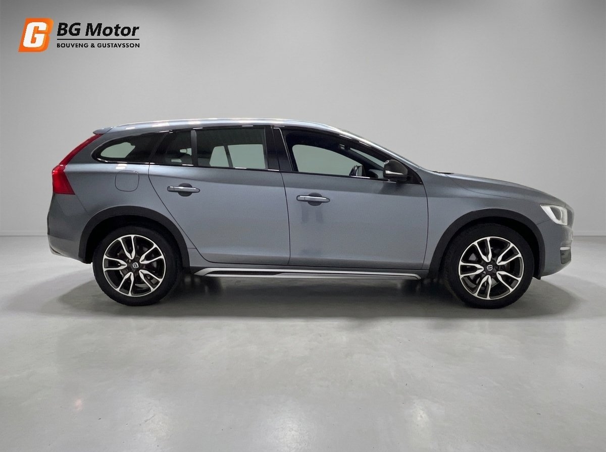 Volvo V60 Cross Country D4 Summum 2017, bild 7/10