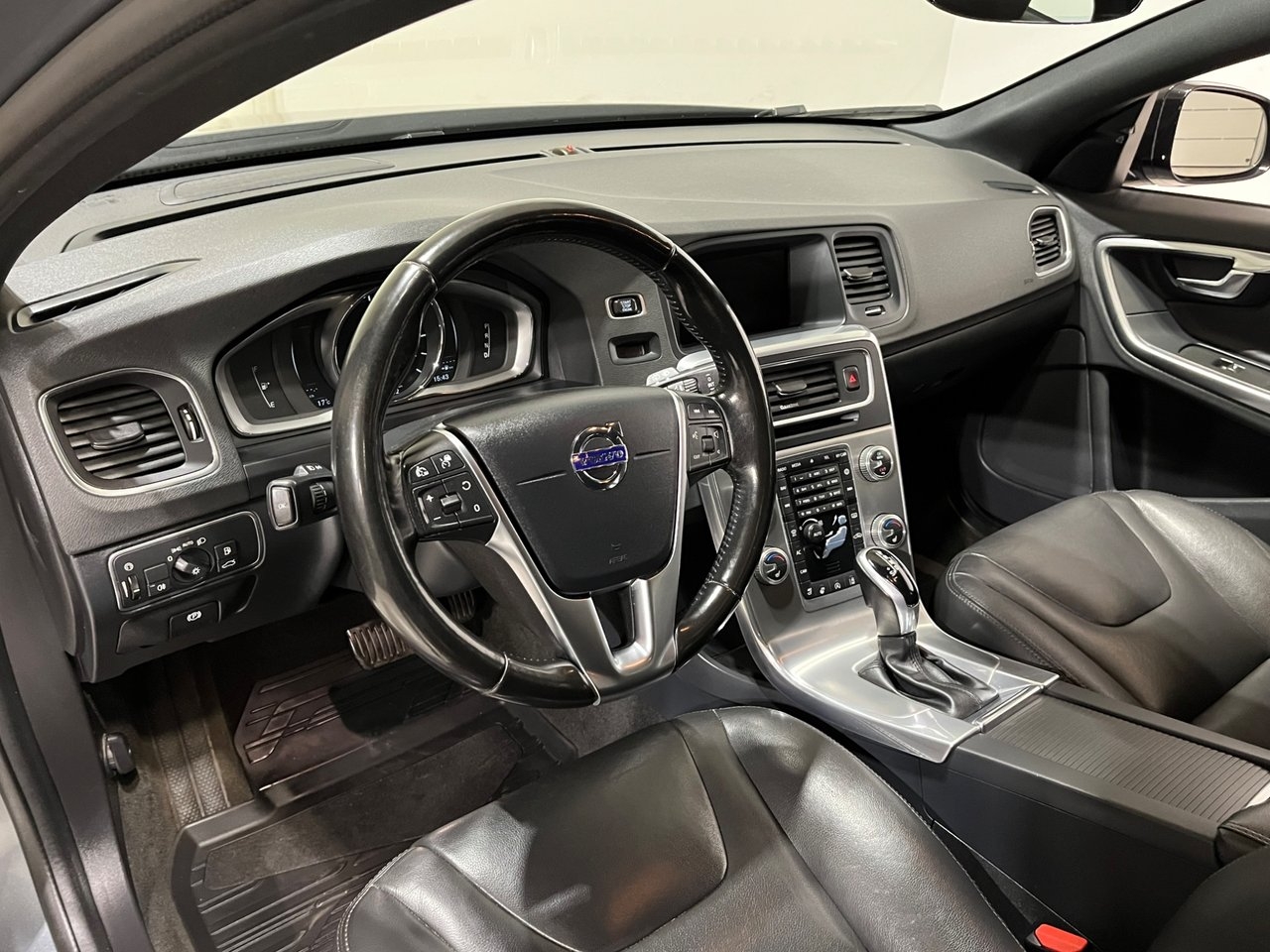 Volvo V60 Cross Country D4 Summum 2017, photo 9/10