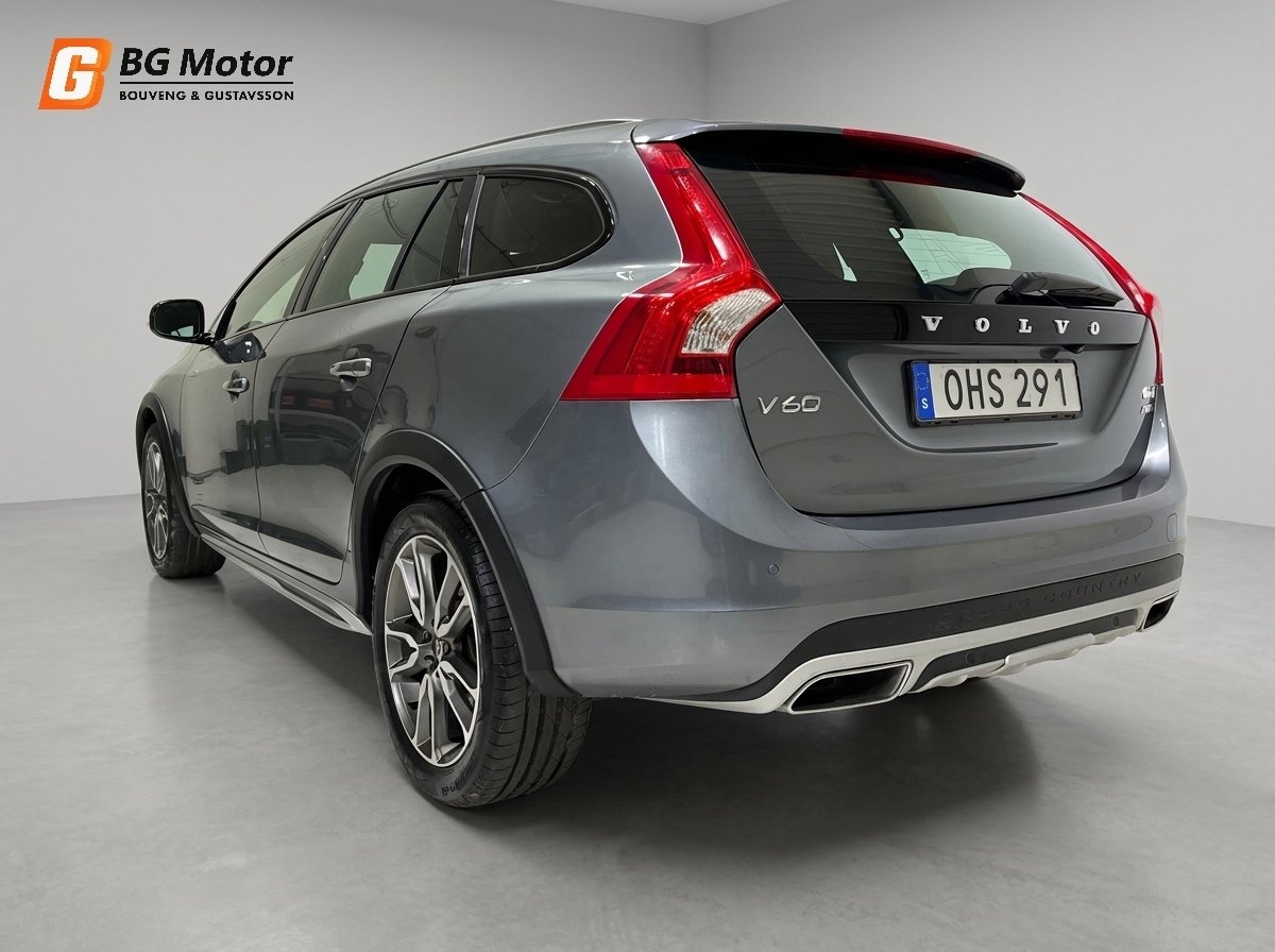 Volvo V60 Cross Country D4 Summum 2017, bild 4/10