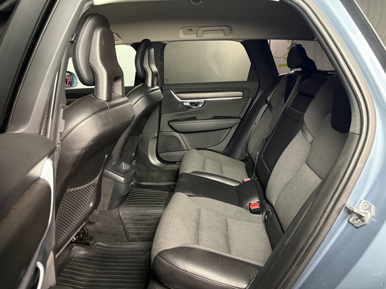 Volvo V90 Cross Country D4 Pro 2018, kuva 10/10