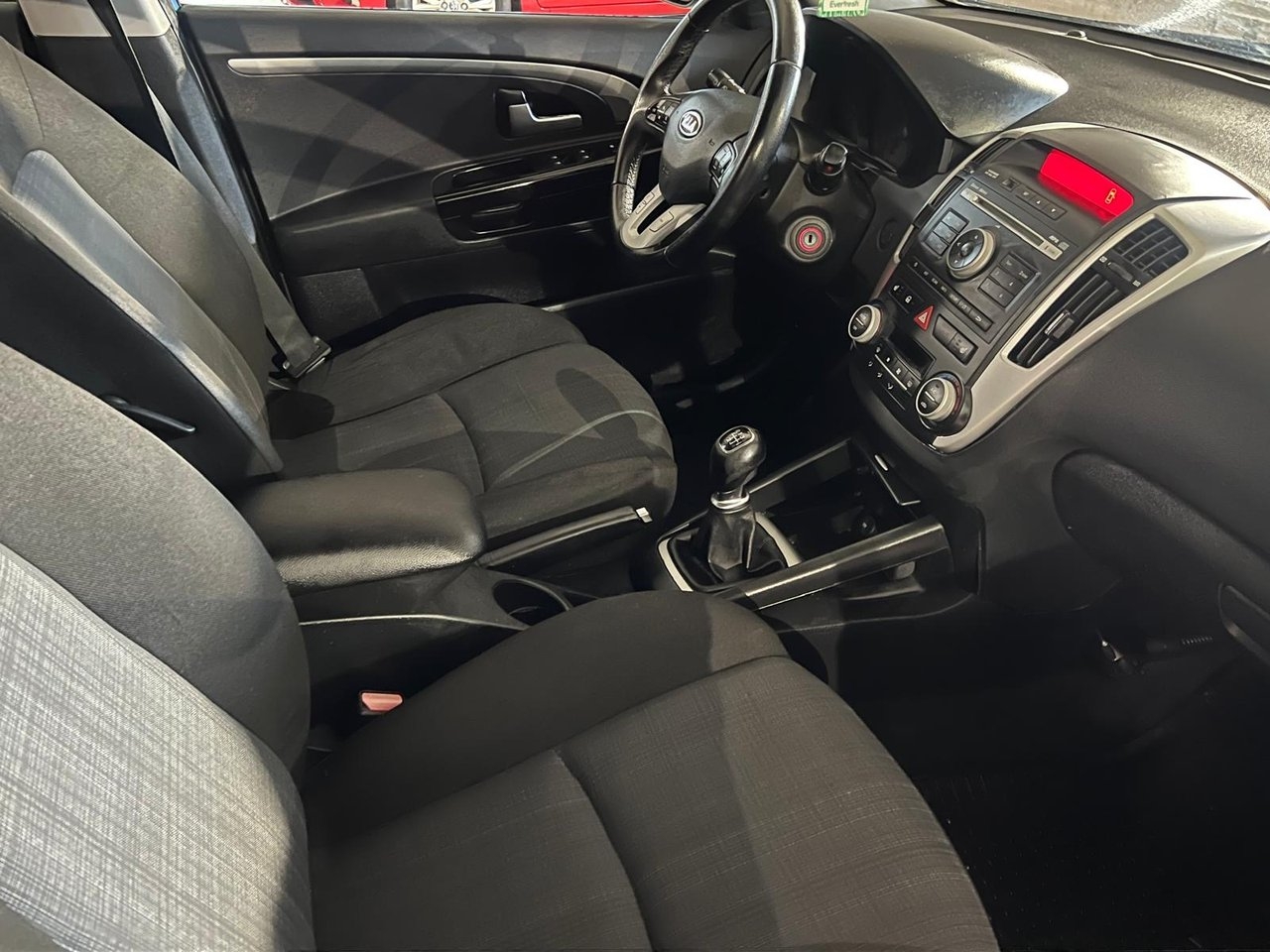 Kia Ceed 1.6 EX 2011, bild 6/10