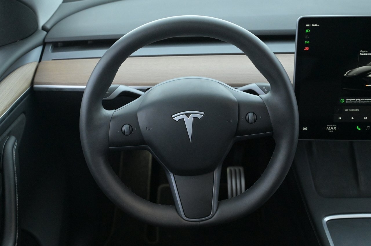 Tesla Model Y 2023, photo 7/10