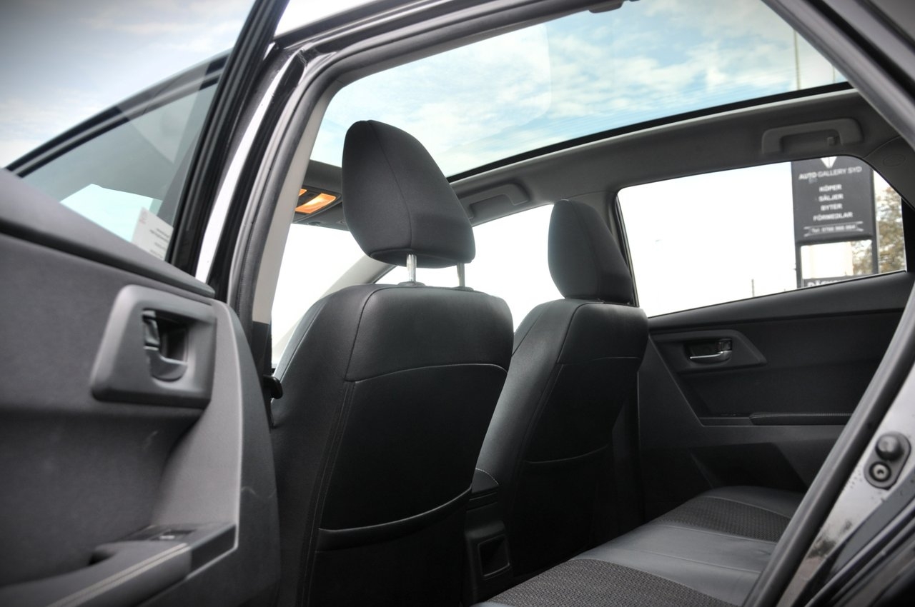 Toyota Auris 1.8 Hybrid Executive 2013, bild 7/10