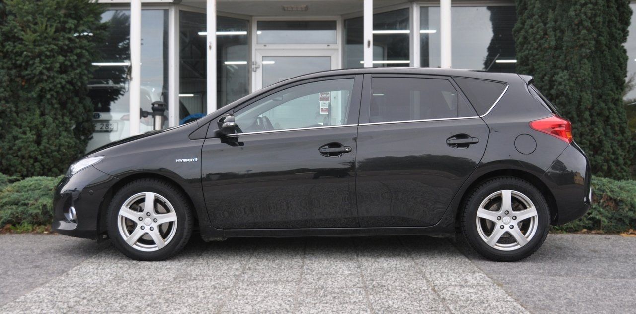 Toyota Auris 1.8 Hybrid Executive 2013, bild 3/10