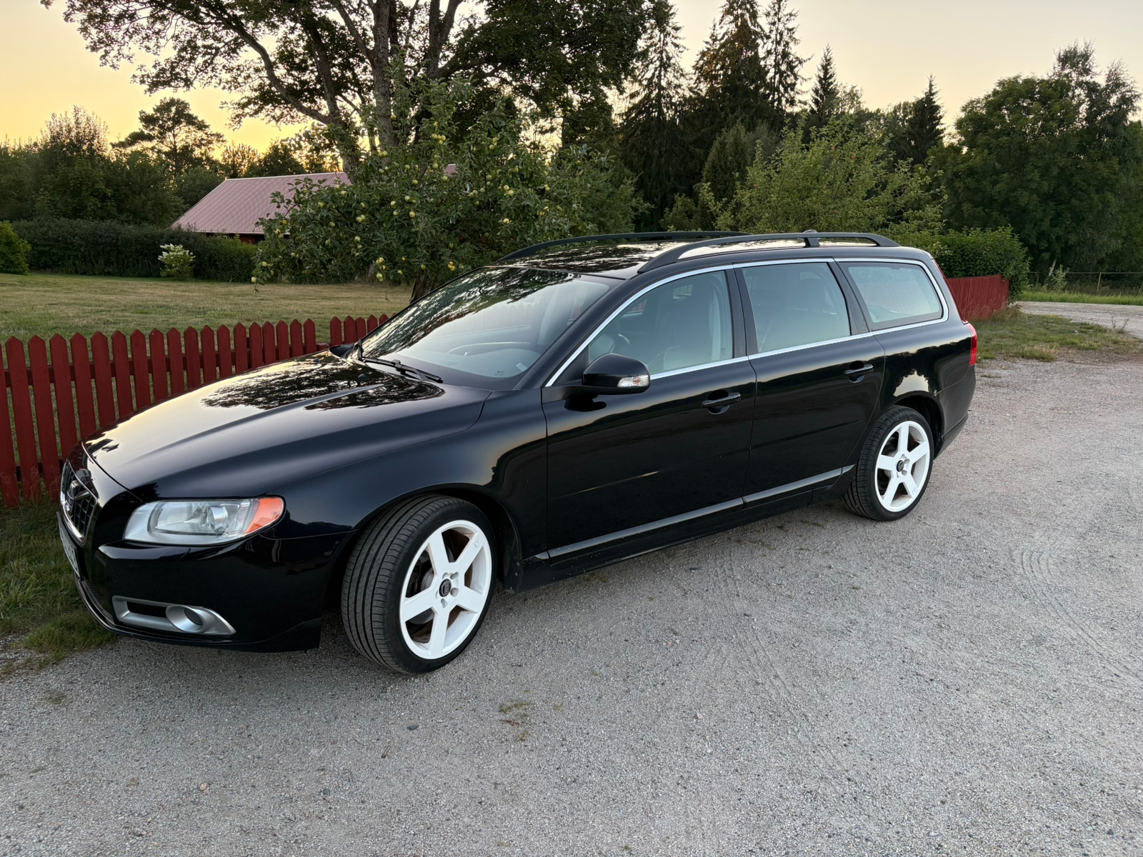 Volvo V70 D3 2011, kuva 2/7