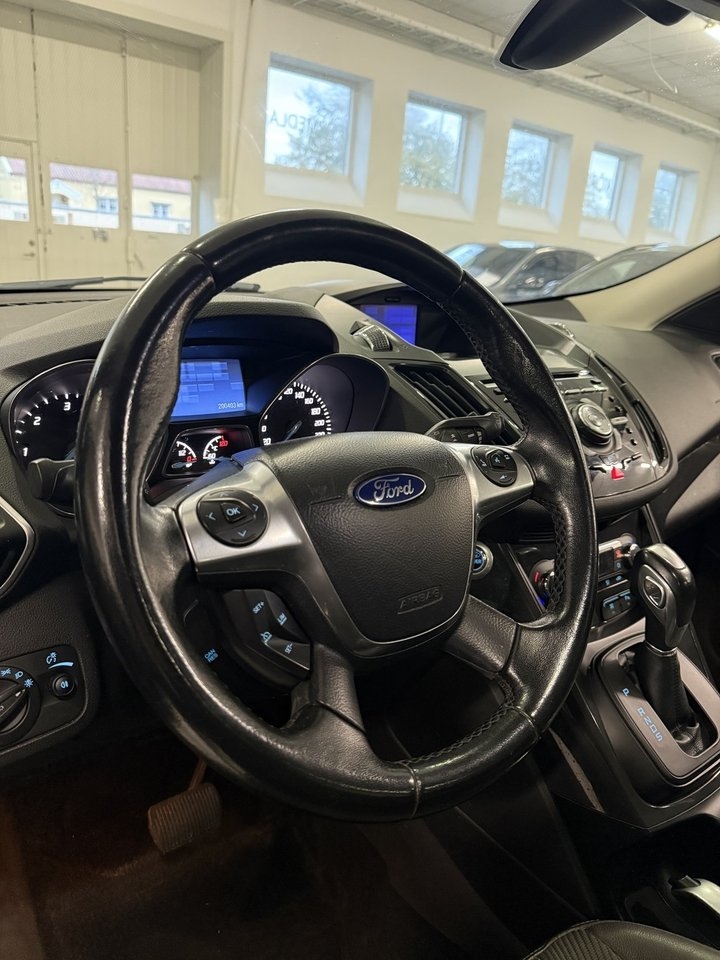Ford Kuga Titanium 2013, bild 7/10
