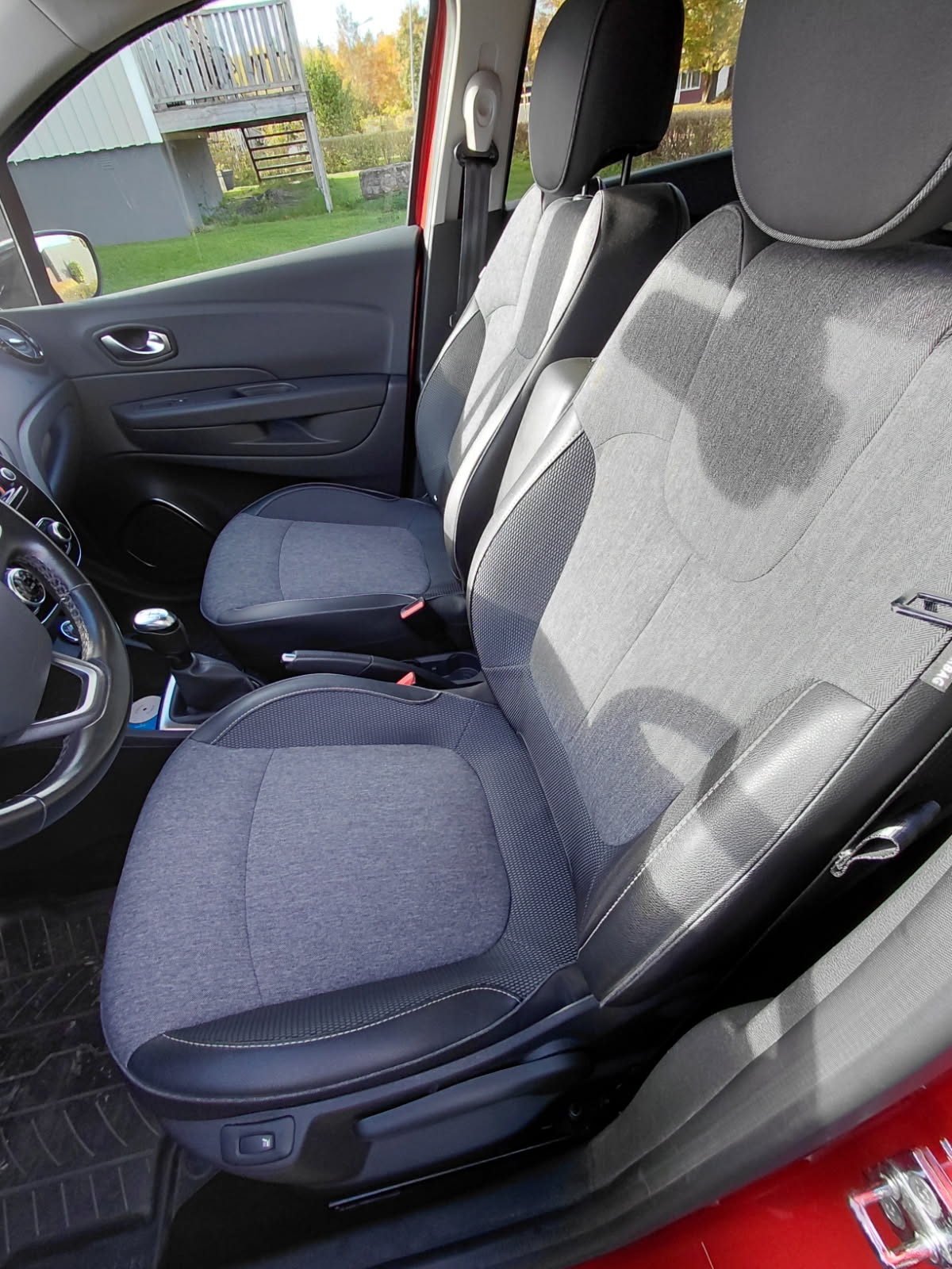 Renault Captur TCe 90 2019, bild 6/6