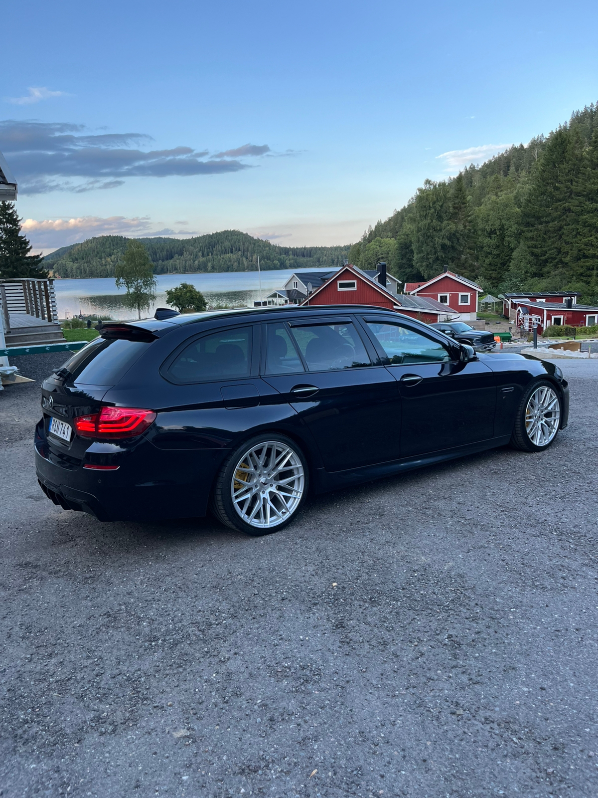 BMW 530d M Sport 2015, bild 2/4