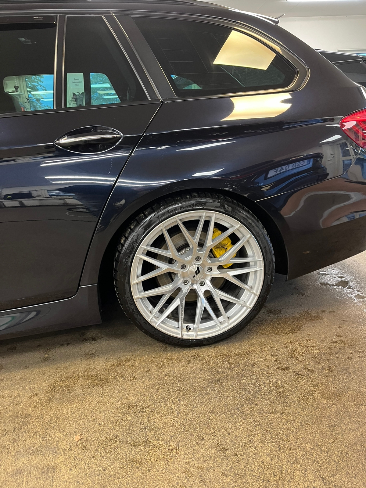BMW 530d M Sport 2015, bild 3/4