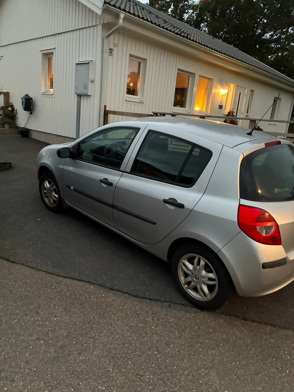 Renault Clio 1.4 16V 2006, bild 2/6