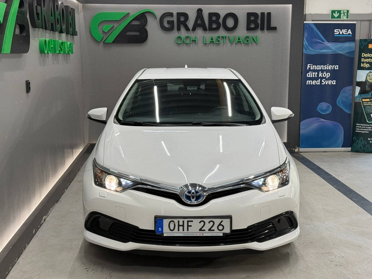 Toyota Auris 1.8 Hybrid Life 2016, photo 4/10
