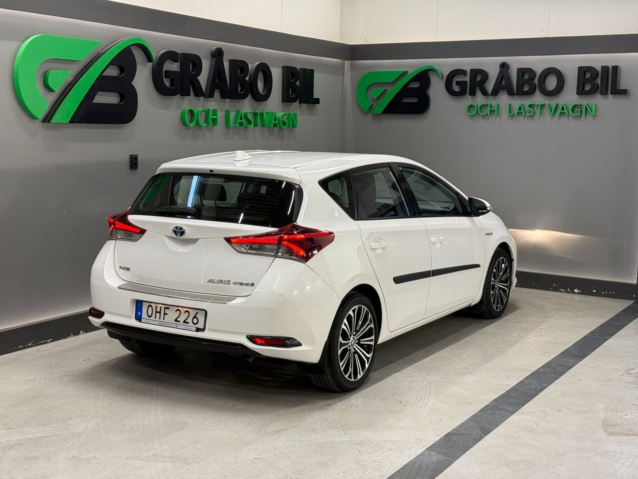 Toyota Auris 1.8 Hybrid Life 2016, photo 5/10