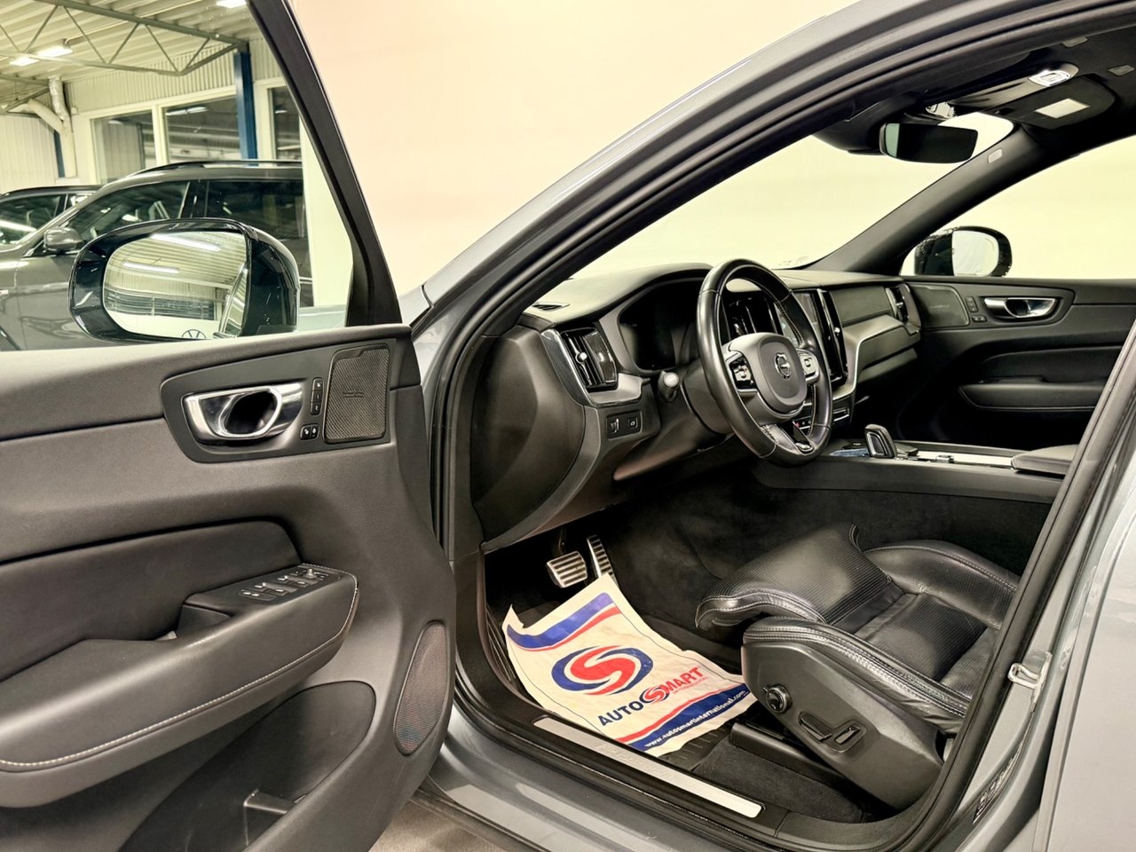 Volvo XC60 B5 Diesel R Design 2020, bild 5/10