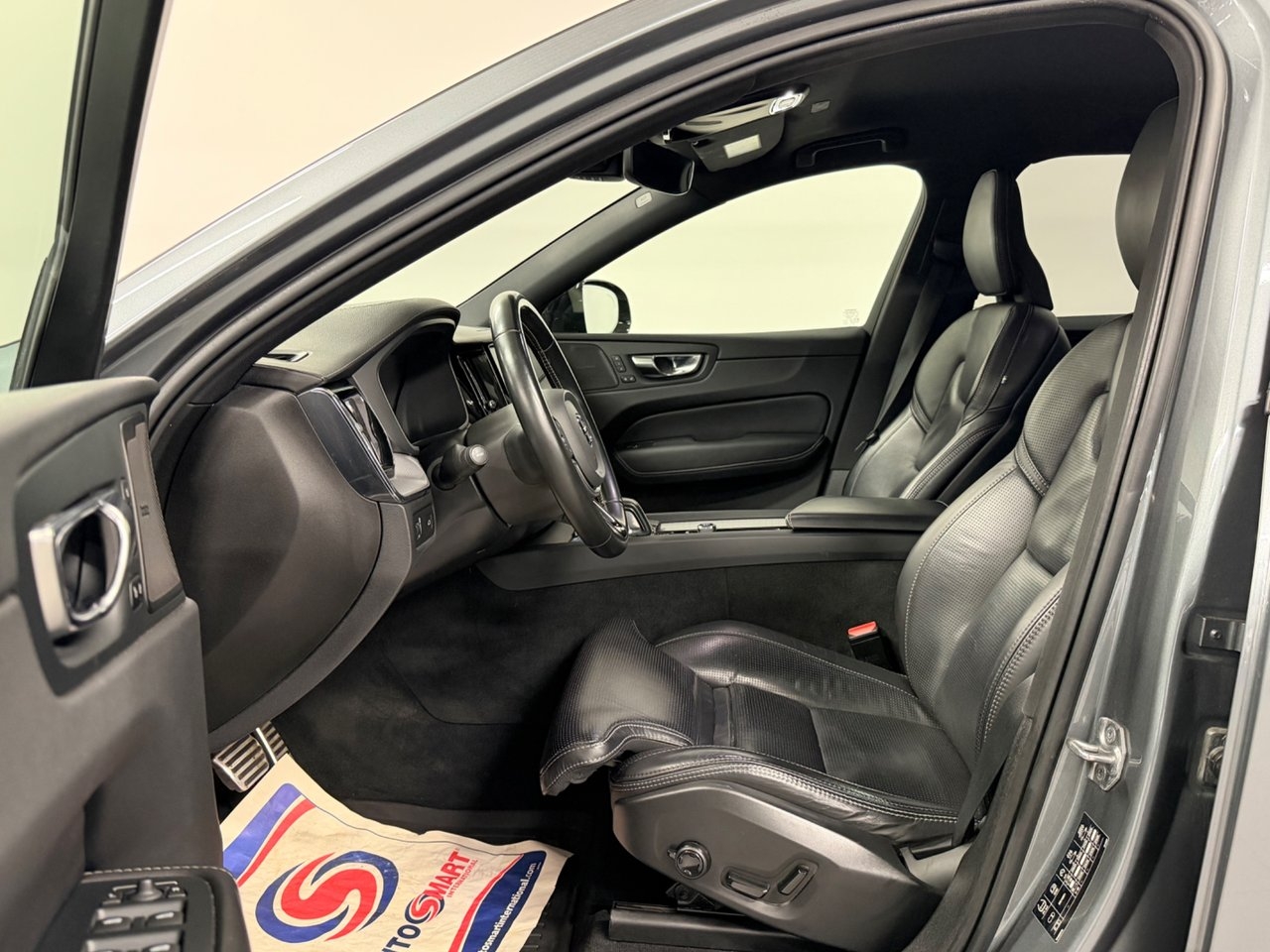 Volvo XC60 B5 Diesel R Design 2020, bild 6/10