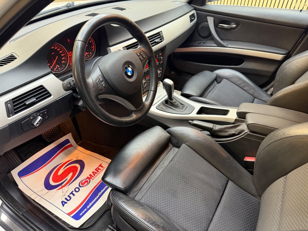 BMW 325i Comfort 2009, kuva 7/10